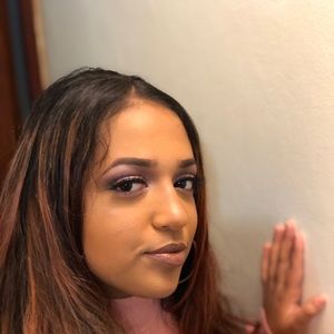 Meet your Posher, Brenda